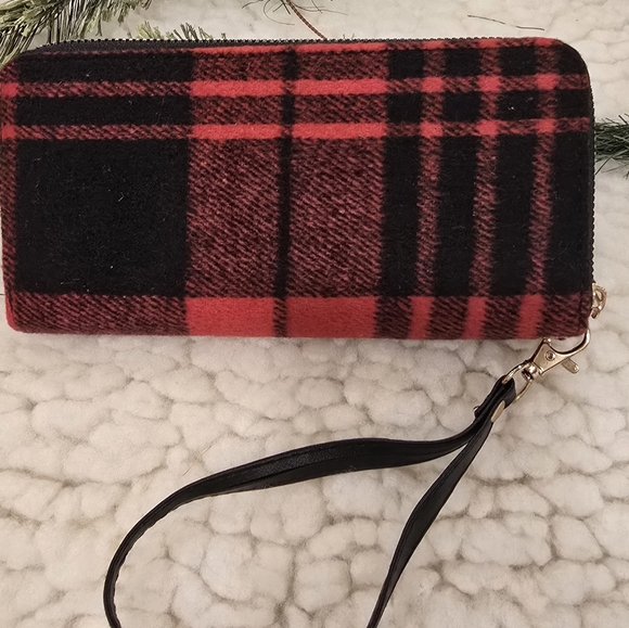 NWOT BearPaw Flannel Plaid Wristlet/Wallet - Picture 3 of 8